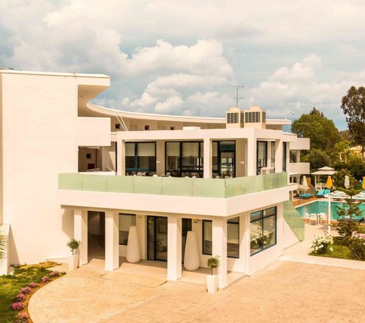 Nasos Hotel & Resort