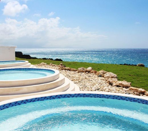 Ocean Village Deluxe Resort & Spa