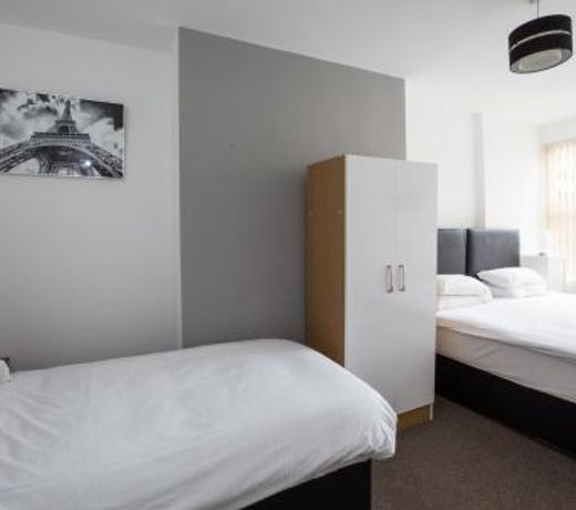Holmes & Hunters - Bentinck Road Apartments