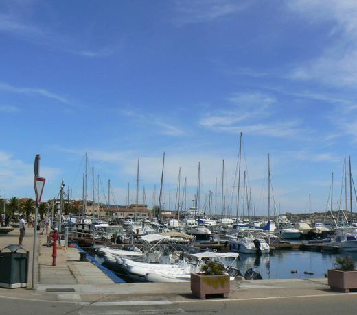 Al centro di Palau e a 300 metri dal mare