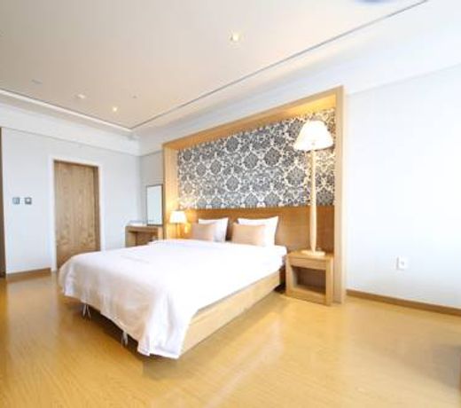 Lake 45 Hotel