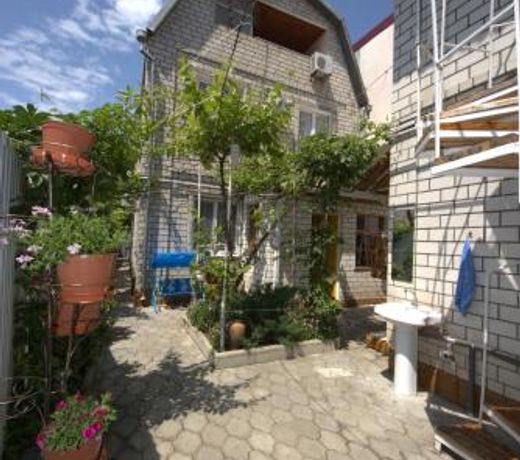 Cottage Turgeneva 98 B