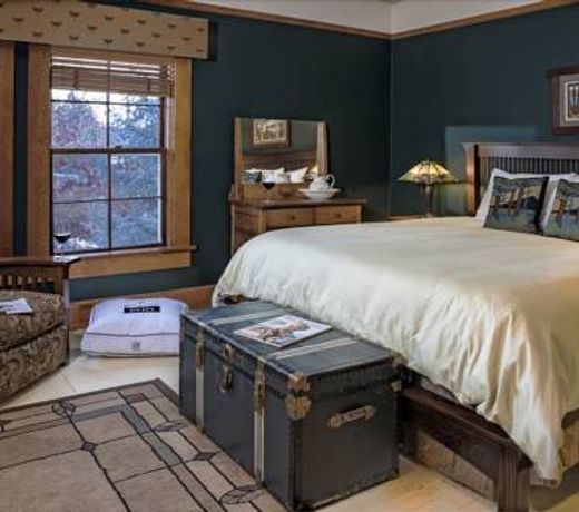 McCloud Hotel
