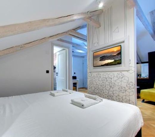 Guest House Forty-Four