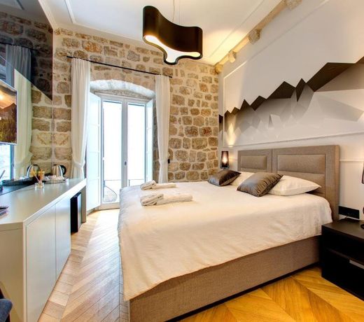 Guest House Forty-Four