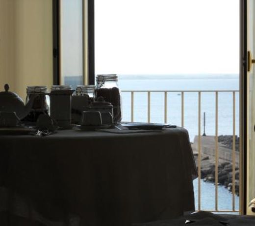 Palazzo De Tomasi B&B