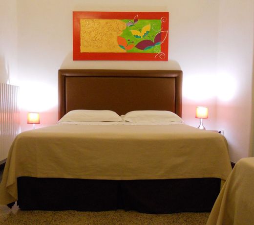 Palazzo De Tomasi B&B