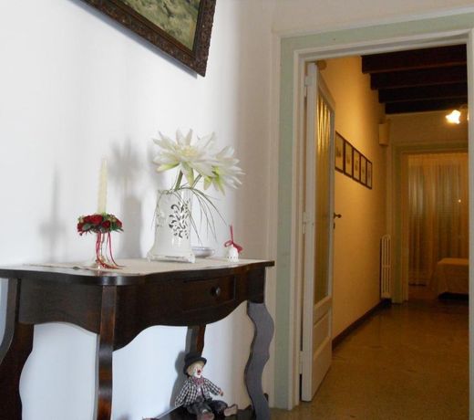Palazzo De Tomasi B&B