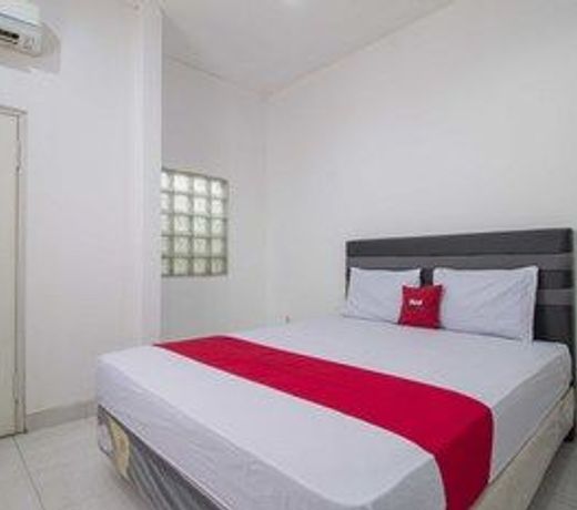 RedDoorz near Teras Kota 2