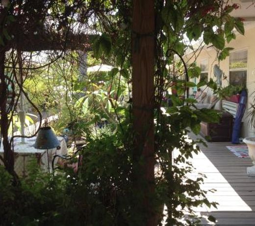 MANGO STREET INN