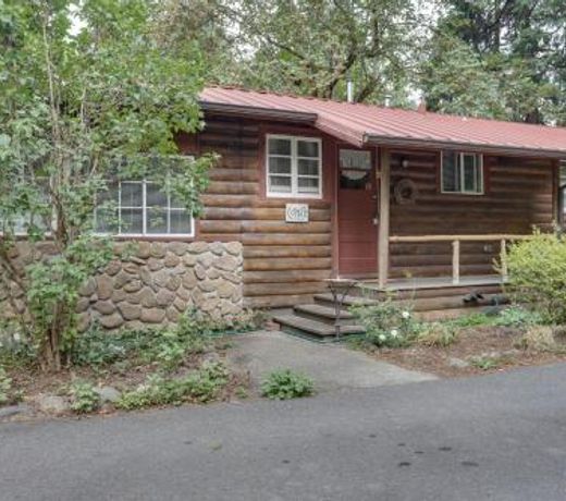 Molalla River Cottage