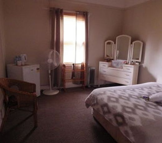 Victoria Hotel Moonan Flat