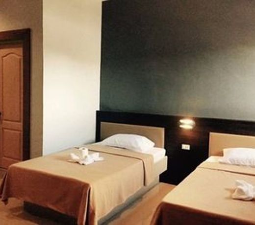 LEUX Hotel
