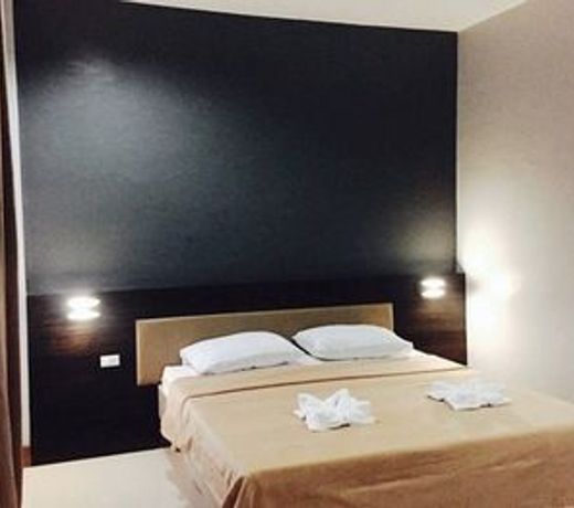 LEUX Hotel