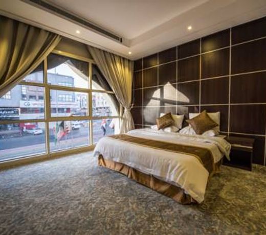 Green Leaf Hotel