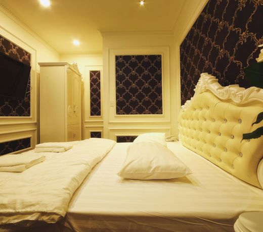 Royal Hotel