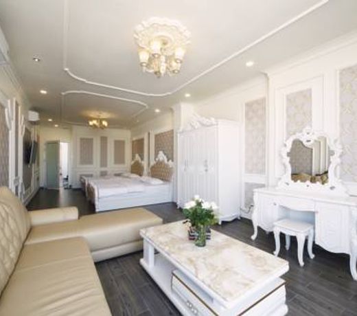Royal Hotel