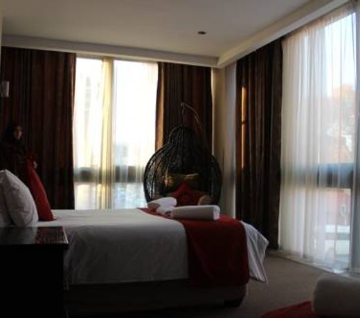 Alcazaba Lodges