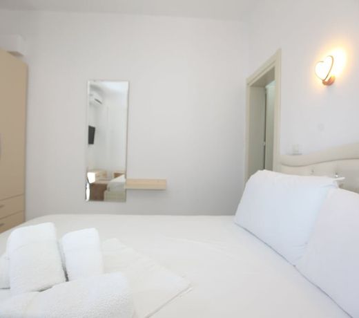 Ksamil Central Park Hotel