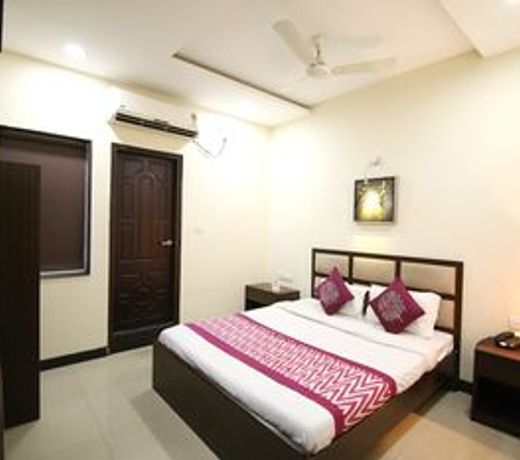OYO 2660 Hotel Radhe Inn