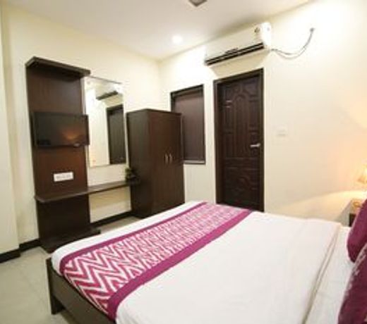 OYO 2660 Hotel Radhe Inn