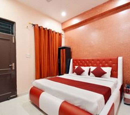 OYO 8452 Hotel Galaxy