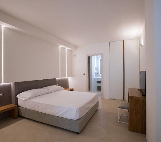 Seven Suite