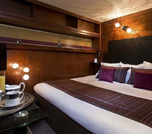 VIP Paris Yacht Hotel