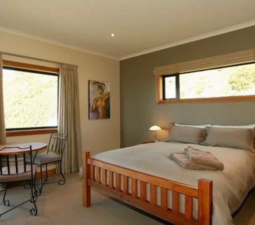 Parautane Lodge