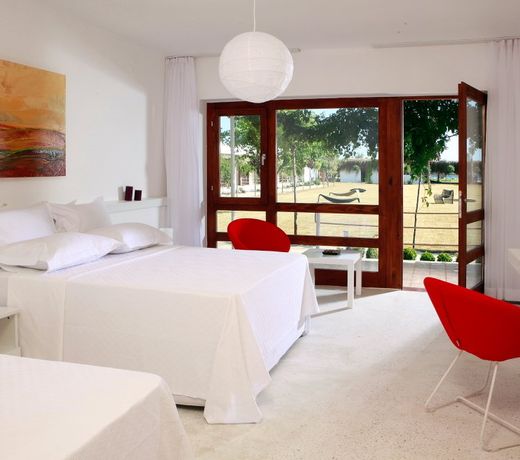 Aytas Hotel
