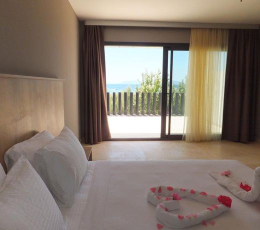 Aytas Hotel
