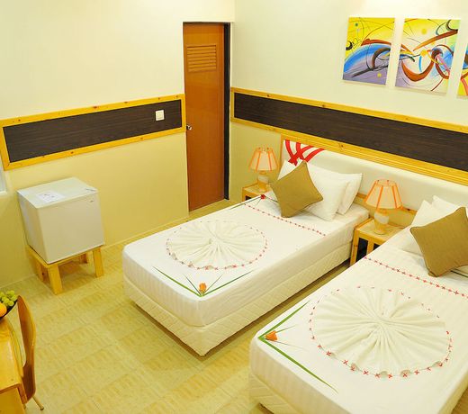 Arora Inn