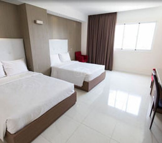 The Luxe Hotel