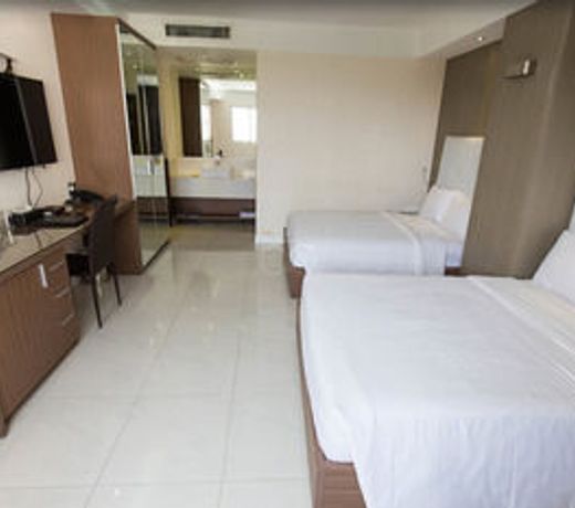The Luxe Hotel