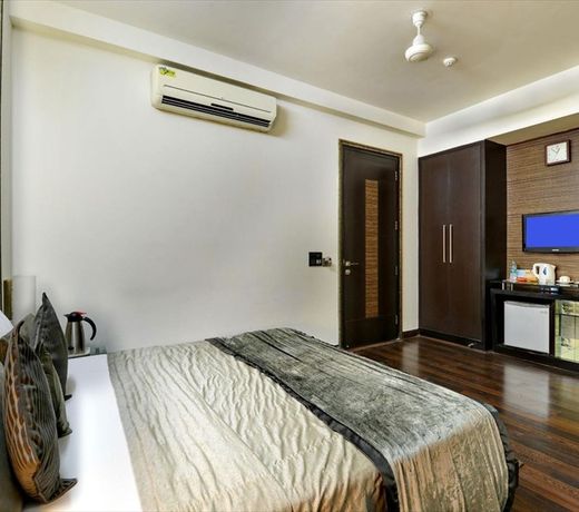 Shreyans Inn