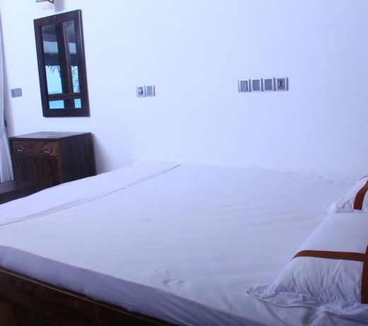 Love Birds Beach Hotel