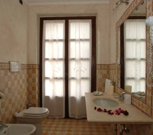 Modern Mansion in Nizza Monferrato with Swimming Pool