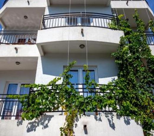 Villa Maria Apartments