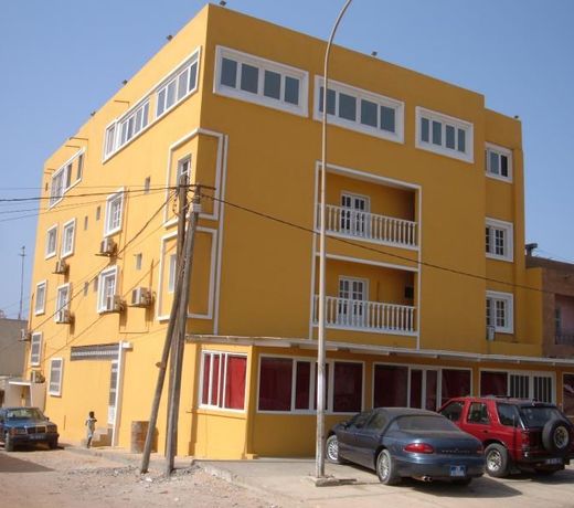 HÃTEL AMBASSADE DES PARCELLES