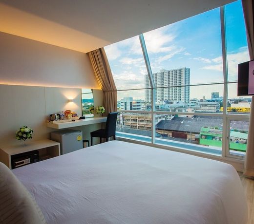 Crystal Hotel Hat Yai
