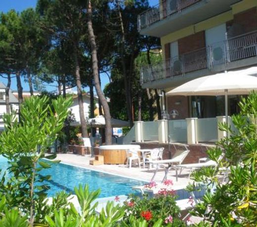 Hotel Ascot