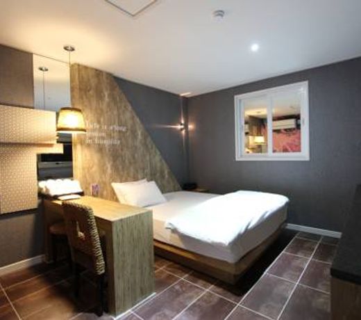 Twelve Motel