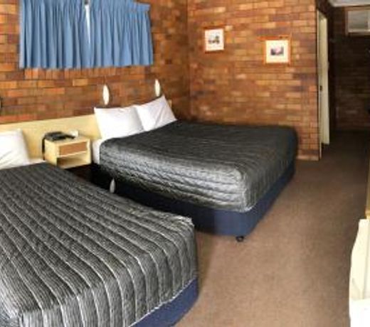 Peter Allen Motor Inn