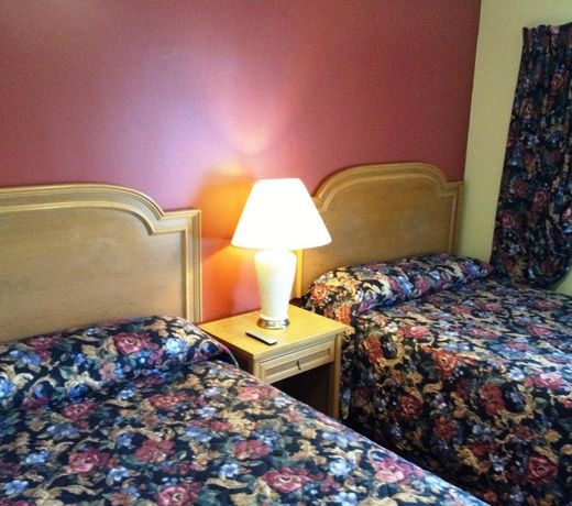 Parkway Motel