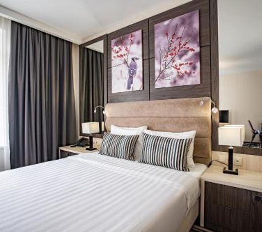 Ramada Hotel & Suites by Wyndham Novosibirsk Zhukovka