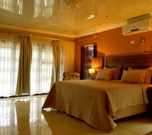 Clifford's Lodge & Spa