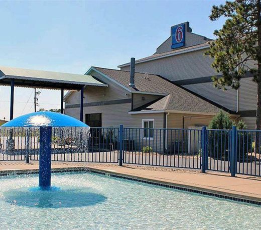 Motel 6-Baraboo, WI - Lake Delton