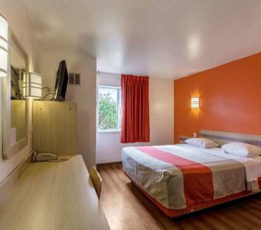 Motel 6-Baraboo, WI - Lake Delton
