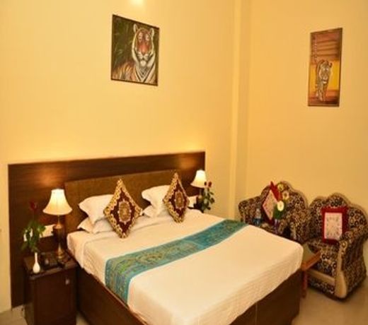 Hotel Ananta Palace