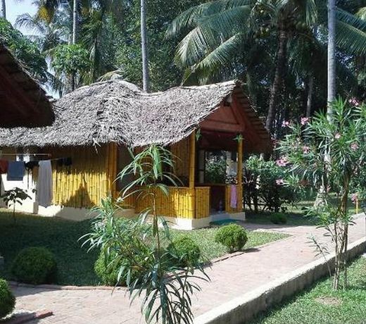 Savithri Inn Bamboo Cottages and Resorts